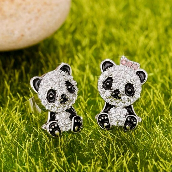 🐼 Adorable CZ Panda Earrings NWT - Picture 7 of 8
